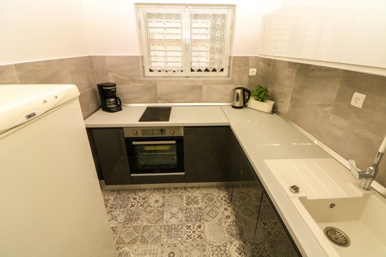 Apartments Reljic With Terrace Baska  Ngoại thất bức ảnh