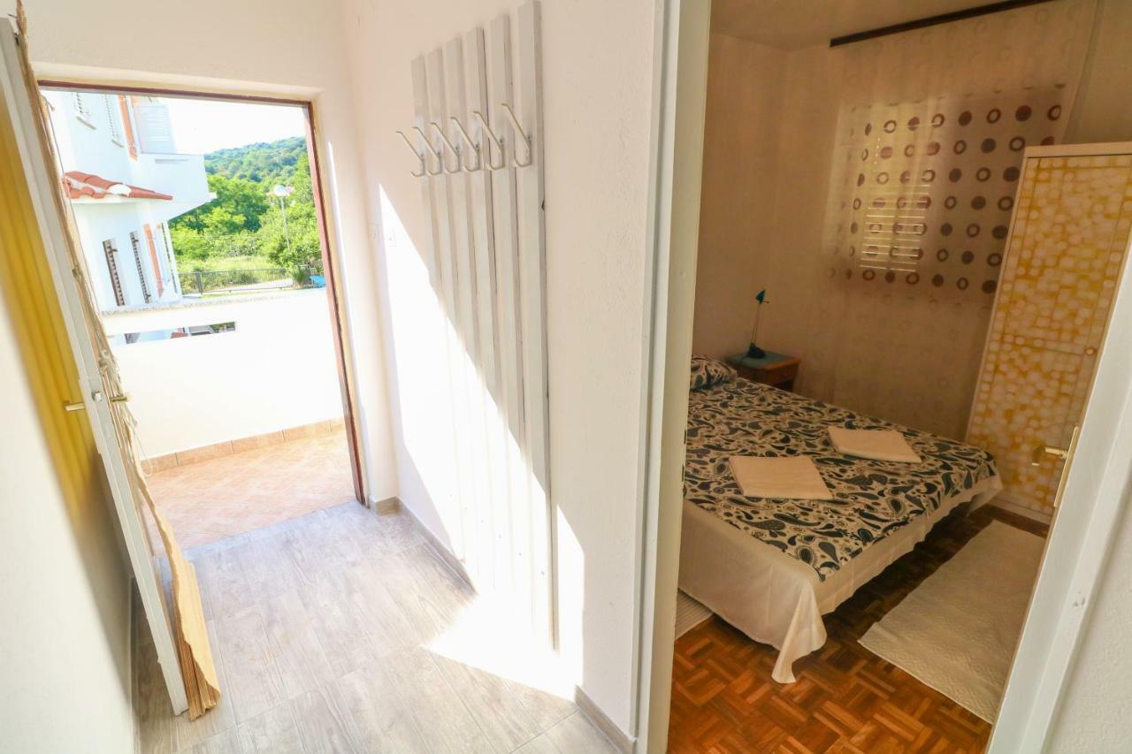 Apartments Reljic With Terrace Baska  Ngoại thất bức ảnh
