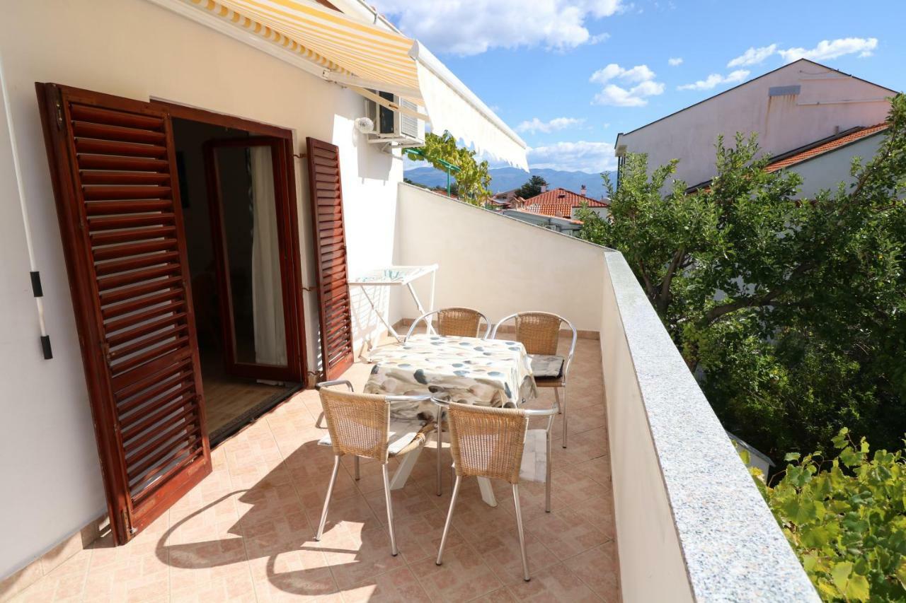 Apartments Reljic With Terrace Baska  Ngoại thất bức ảnh